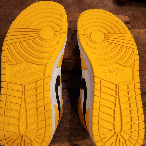 Air Jordan 1 Mid Lakers - Picture 3 of 6